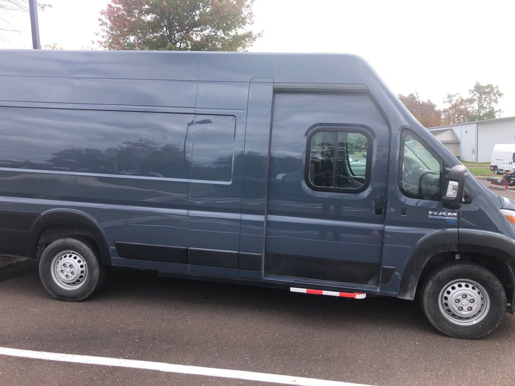 2024 Ram 3500 photo 2