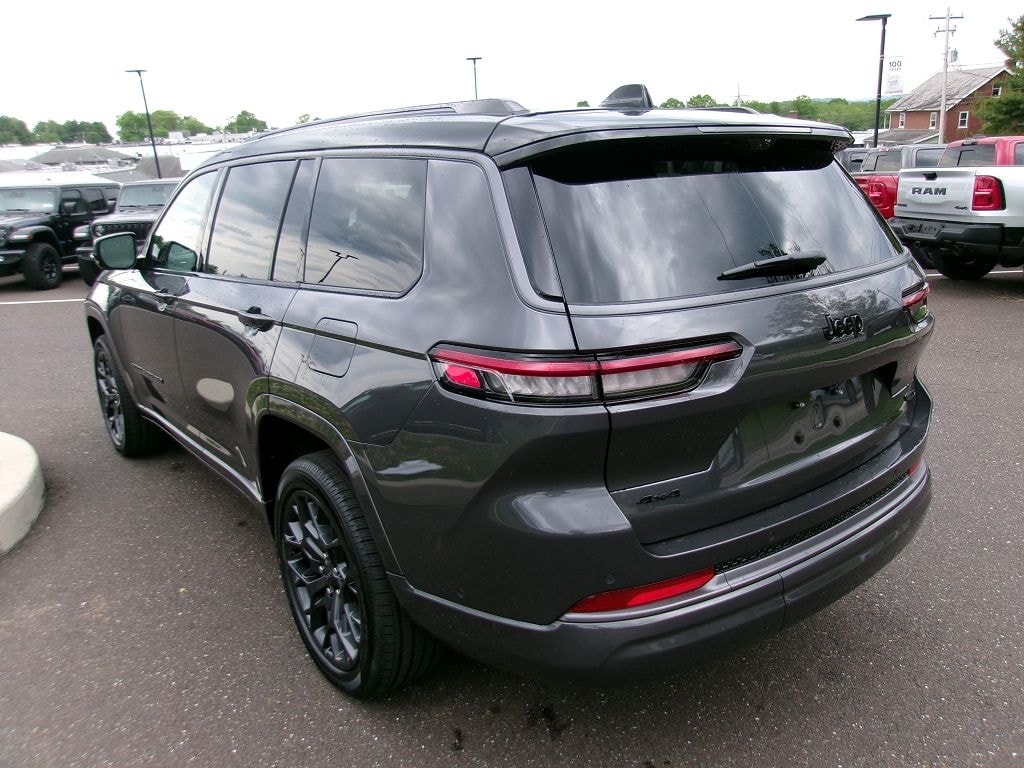 New 2026 Jeep Grand Cherokee L Summit Sport Utility
