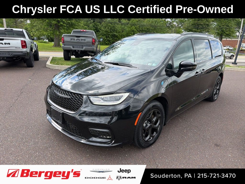 2024 Chrysler Pacifica Hybrid Select Premium S-Appearance PHEV's photo