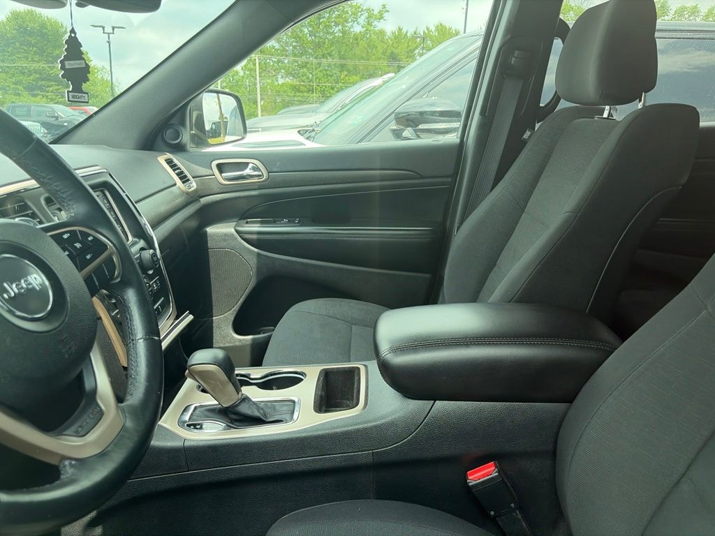 Used 2017 Jeep Grand Cherokee Laredo SUV