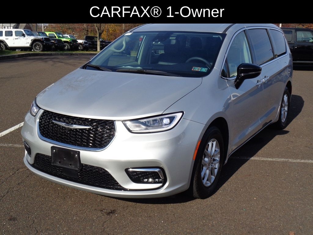 Certified 2024 Chrysler Pacifica Touring L Minivan/Van