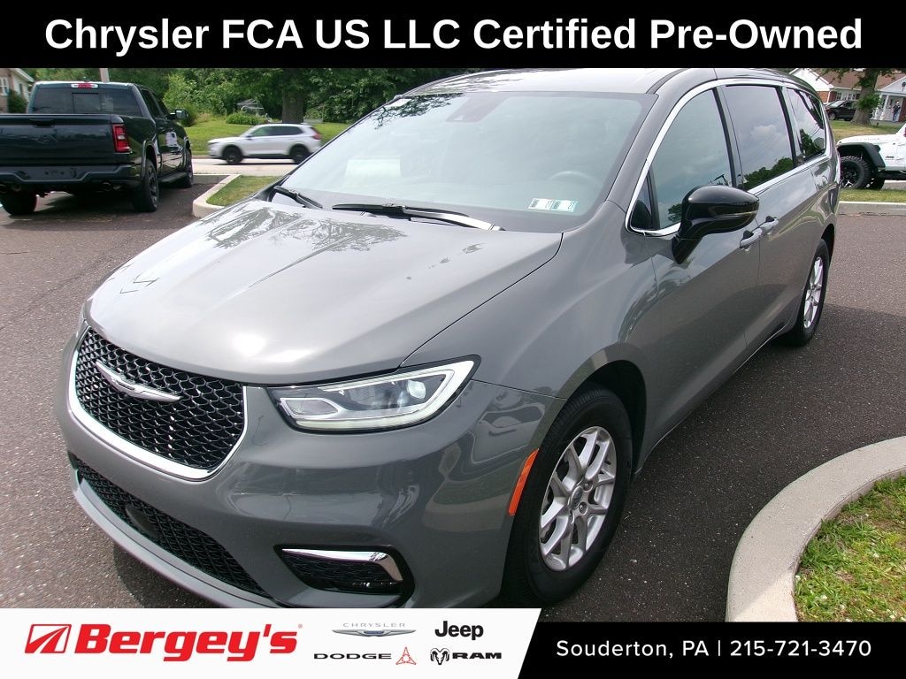 Certified 2025 Chrysler Pacifica Select Minivan/Van