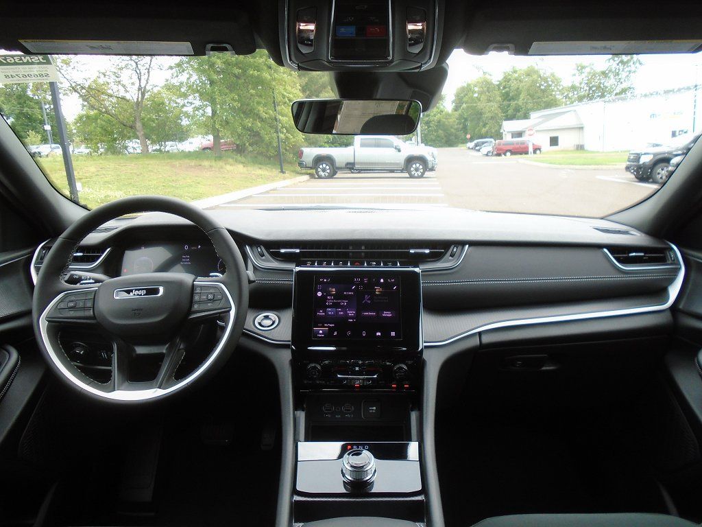 2025 Jeep Grand Cherokee L Laredo - Photo 12