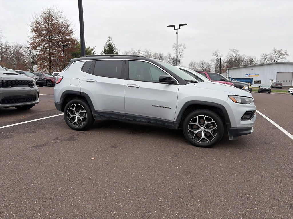 2024 Jeep Compass Limited photo 4