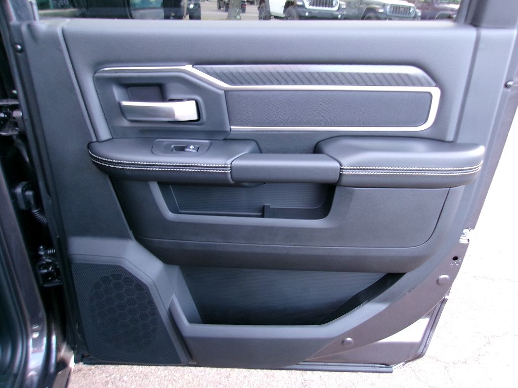 2026 RAM 2500 Big Horn - Photo 9