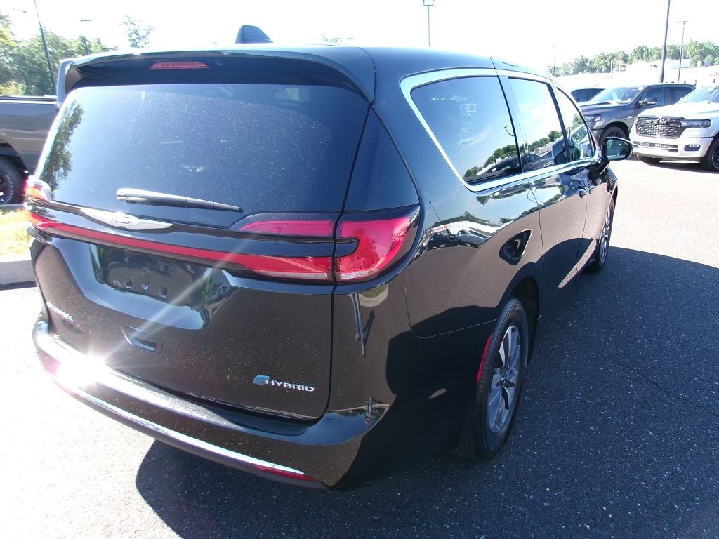 Certified 2024 Chrysler Pacifica Hybrid Select Minivan/Van