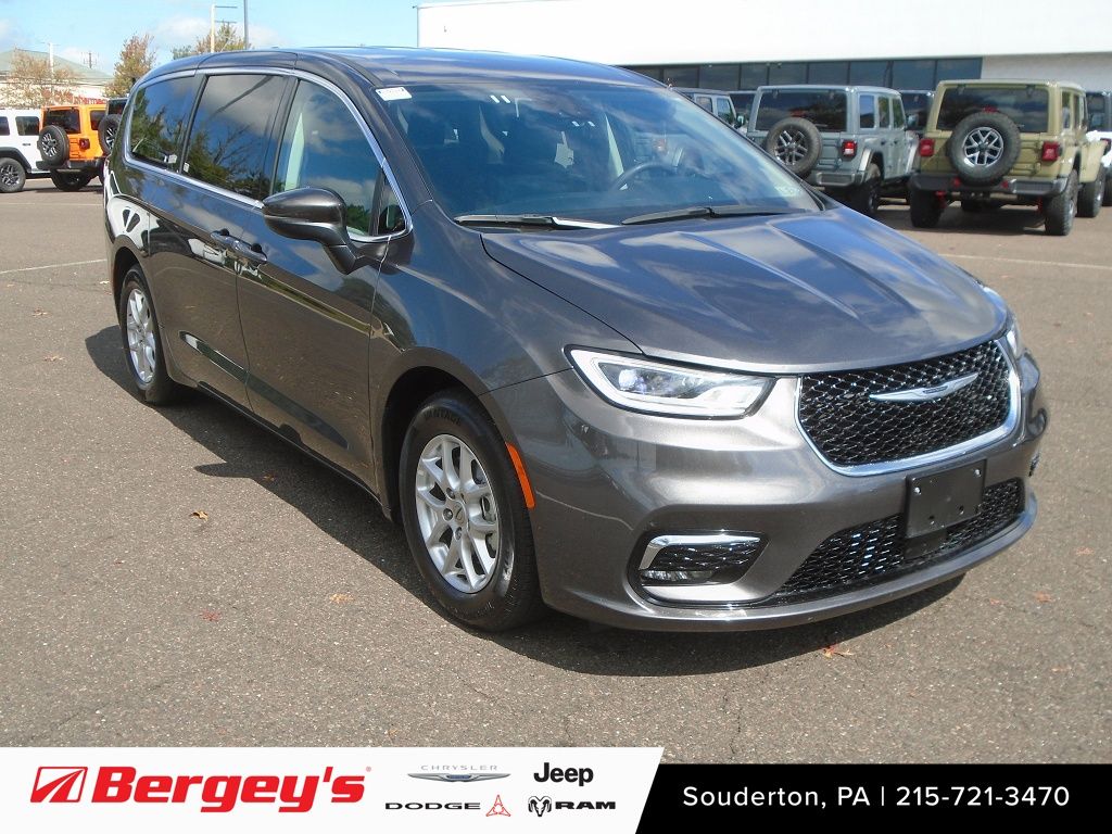 2023 Chrysler Pacifica Touring L