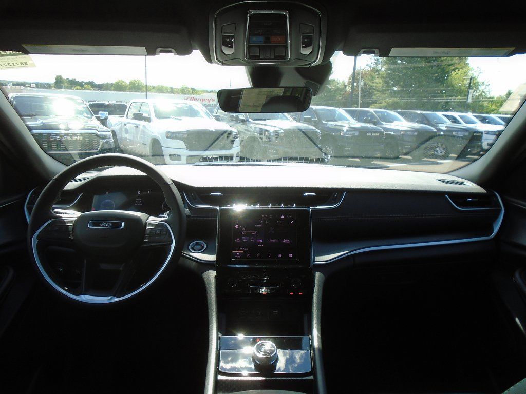 2025 Jeep Grand Cherokee L Altitude - Photo 12