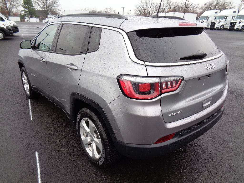 2019 Jeep Compass Latitude photo 3