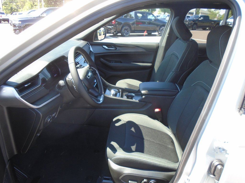 2025 Jeep Grand Cherokee L Laredo - Photo 8