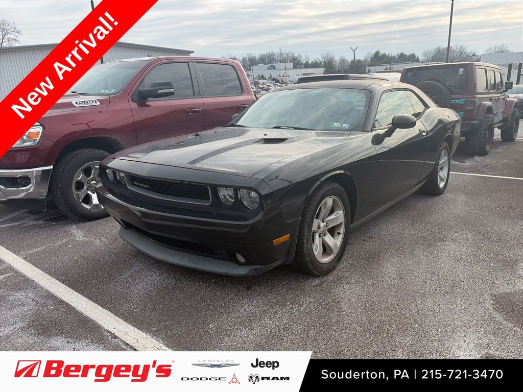 2012 Dodge Challenger SXT's photo