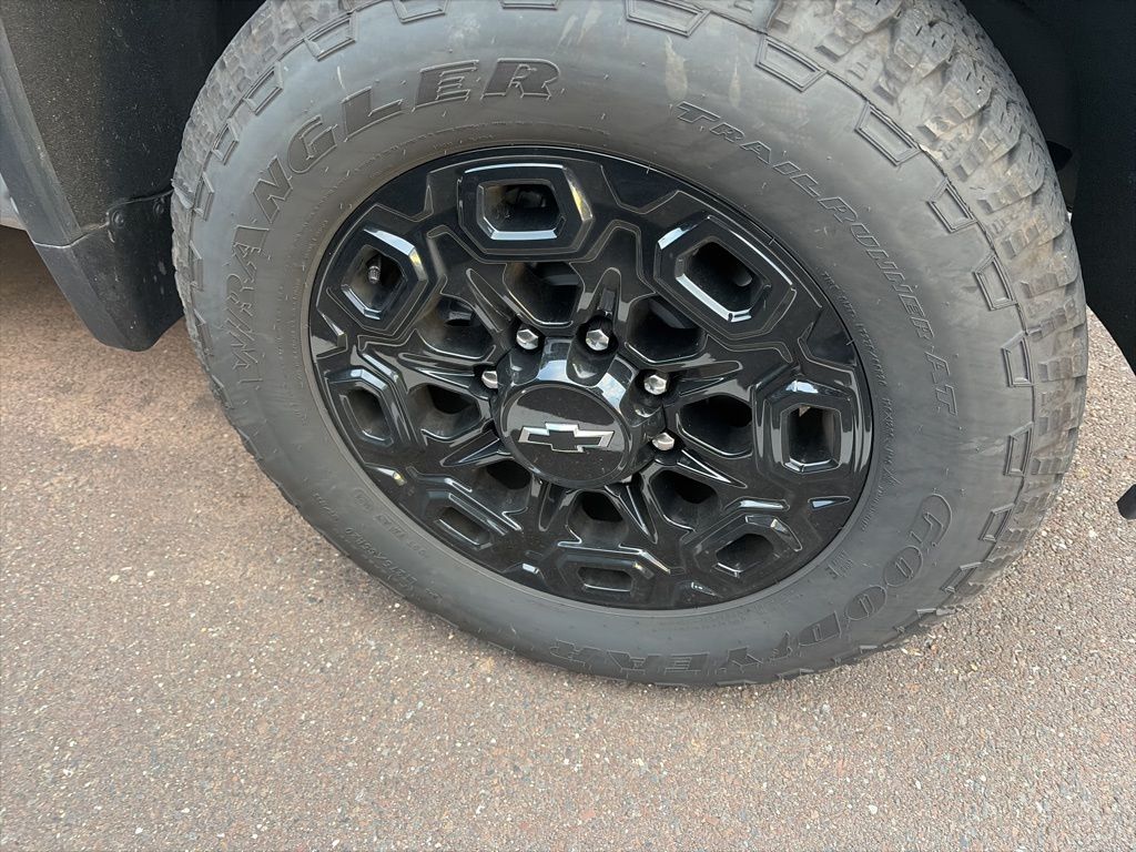 2024 Chevrolet Silverado 2500HD LT photo 4