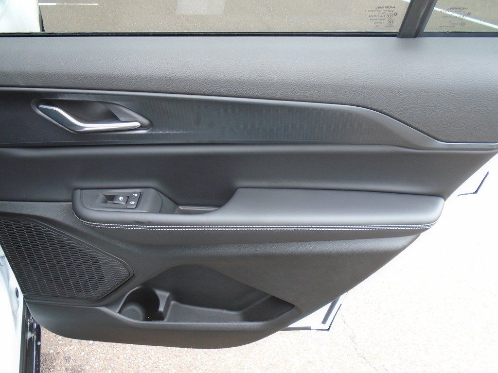 2025 Jeep Grand Cherokee L Laredo - Photo 9