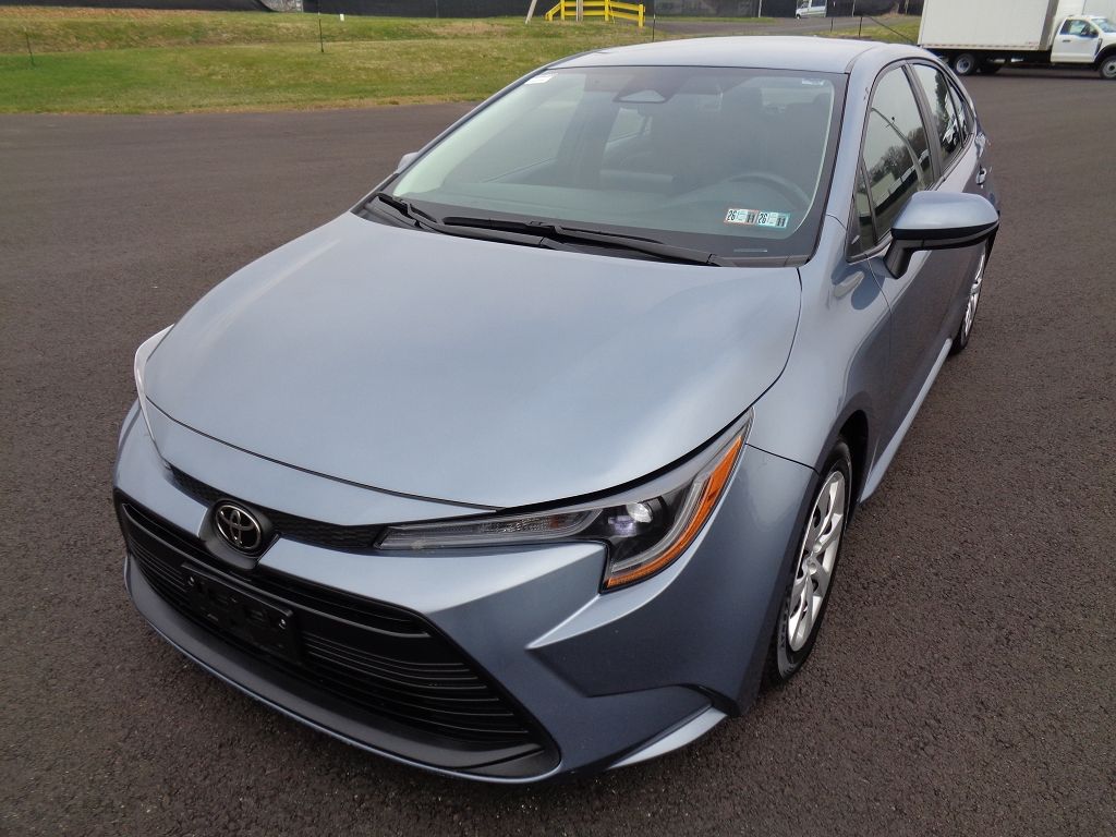 2023 Toyota Corolla LE photo 4