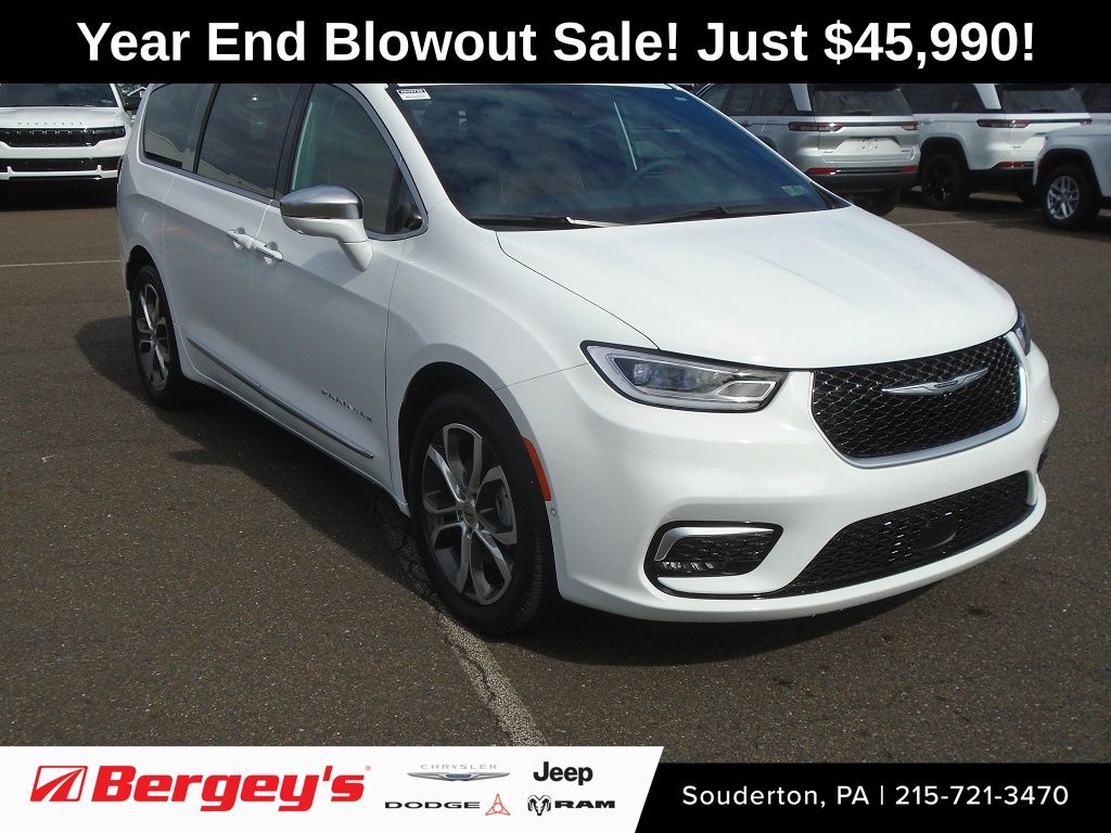 2024 Chrysler Pacifica Pinnacle's photo