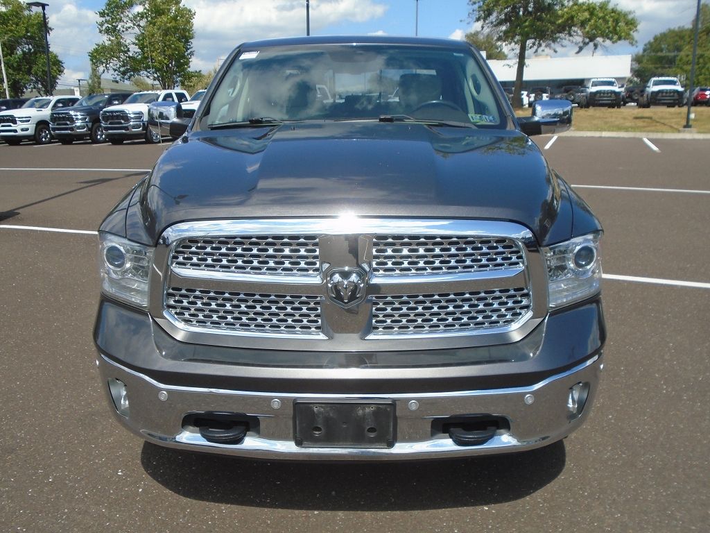 2017 Ram 1500 Laramie photo 4