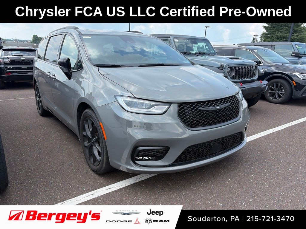 Certified 2025 Chrysler Pacifica Limited Minivan/Van