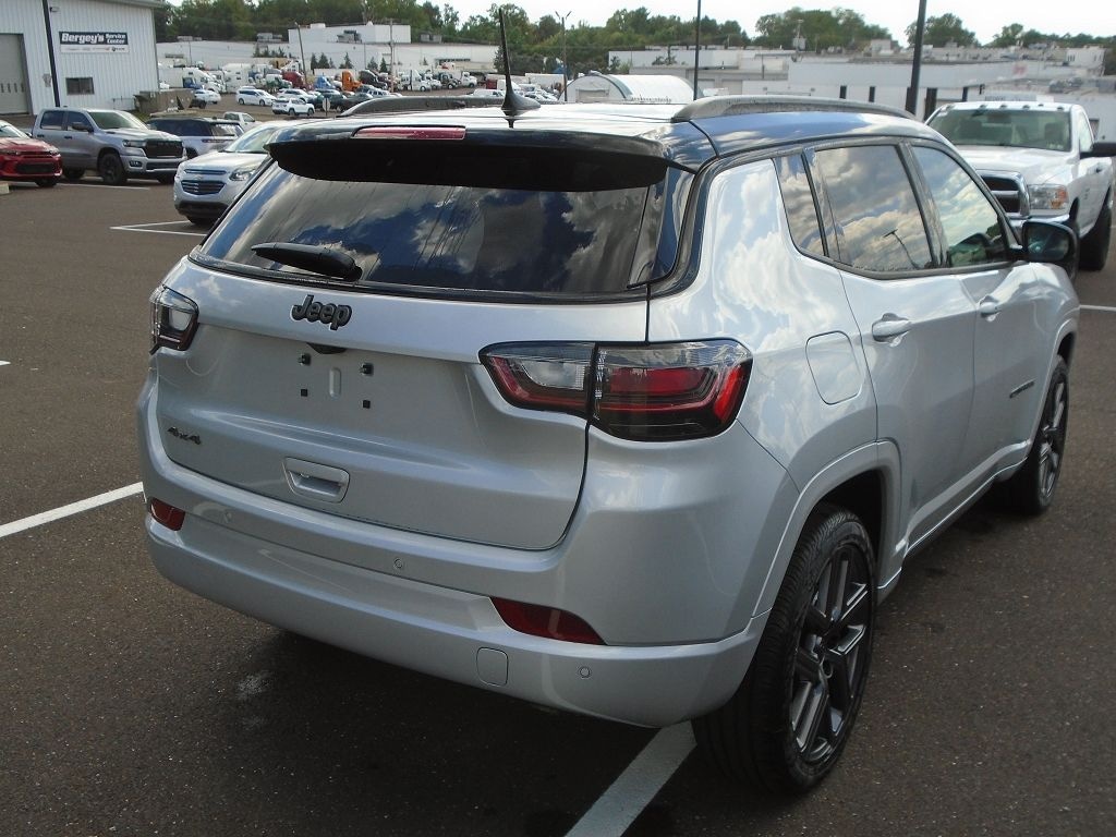 New 2025 Jeep Compass Limited Sport Utility