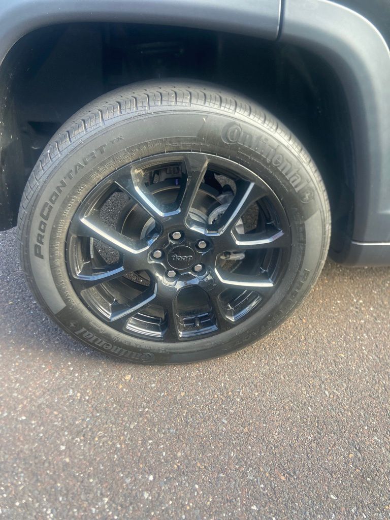 2022 Jeep Compass Altitude photo 2