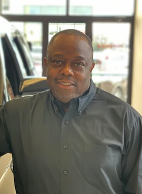 Staff member Charles Smith from ID_819fbf