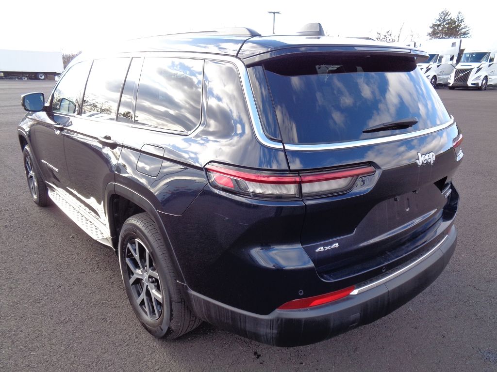 2024 Jeep Grand Cherokee Limited photo 3