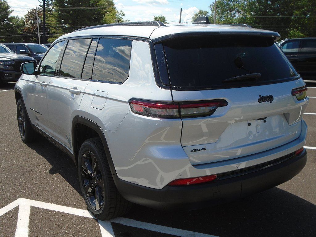 2025 Jeep Grand Cherokee L Altitude - Photo 3