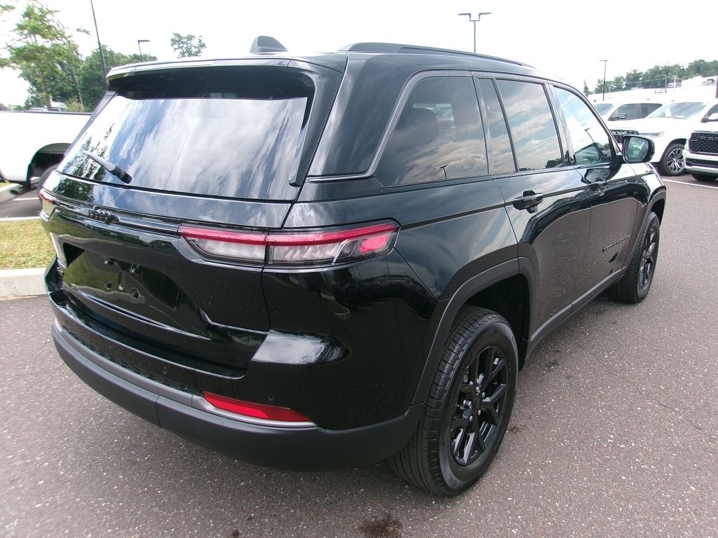 New 2026 Jeep Grand Cherokee Altitude Sport Utility