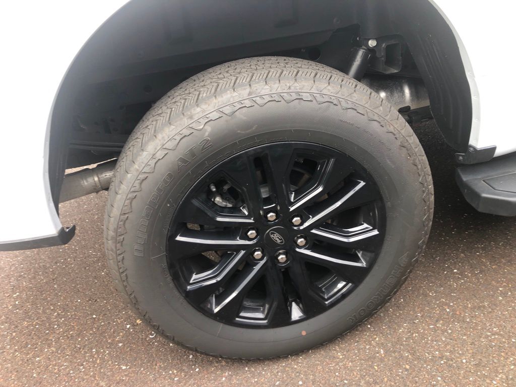 2025 Ford F-150 Lariat photo 4