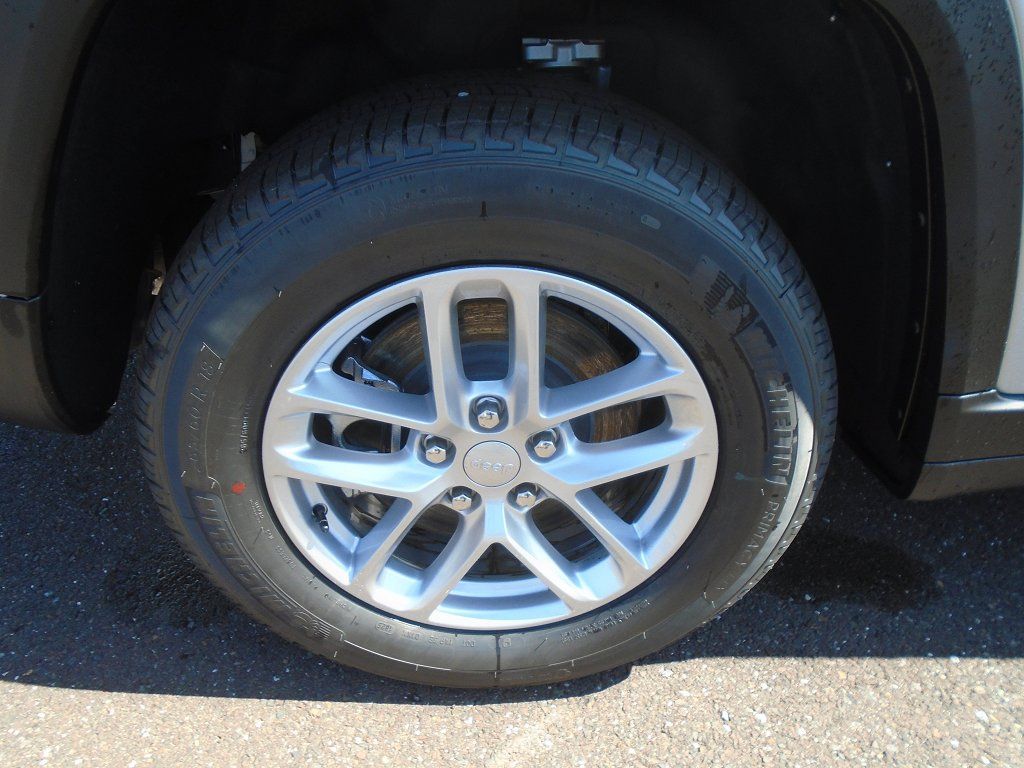 2025 Jeep Grand Cherokee L Laredo - Photo 16