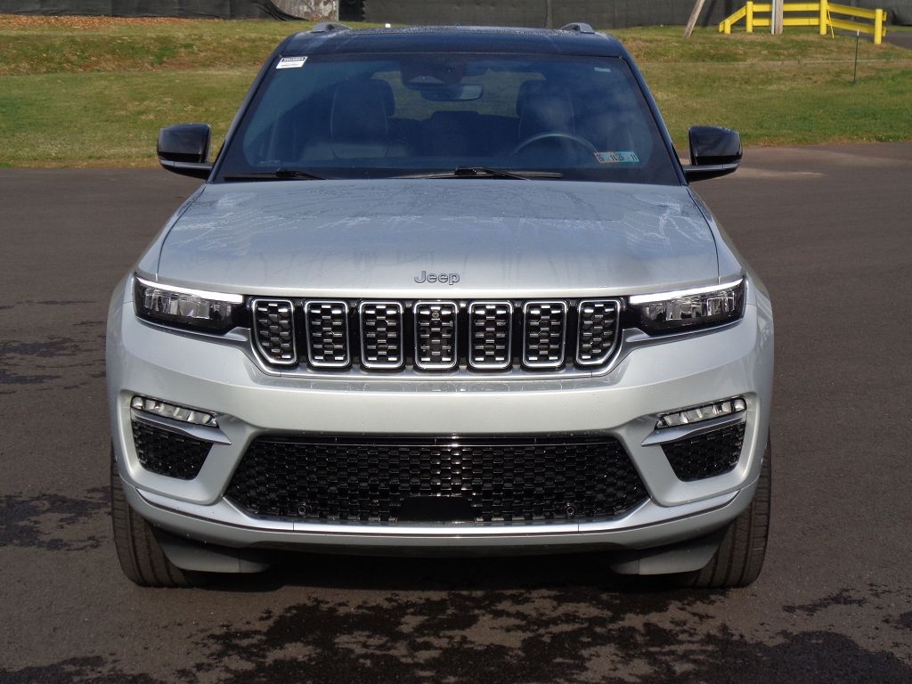 2022 Jeep Grand Cherokee Summit Reserve photo 4