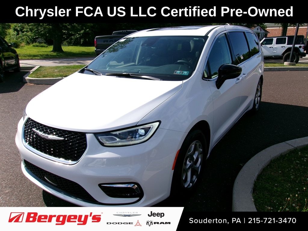 Used 2024 Chrysler Pacifica Limited Minivan/Van