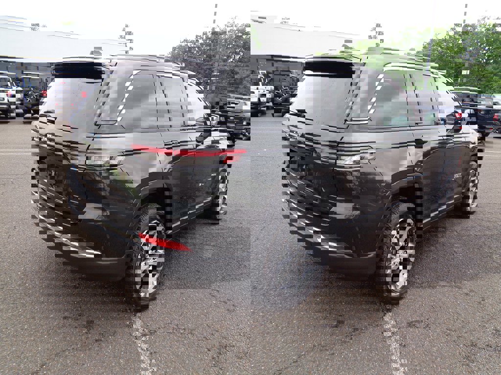 1C4RJYB65RC131201