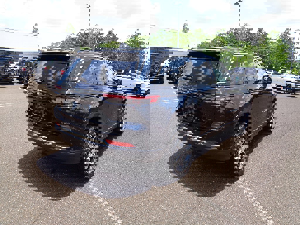 1C4RJYB63RC131200