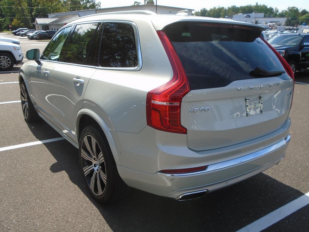 2021 Volvo XC90 T6 AWD Inscription photo 3