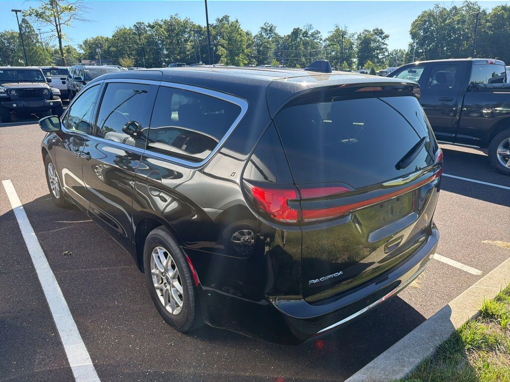 Certified 2024 Chrysler Pacifica Touring L Minivan/Van