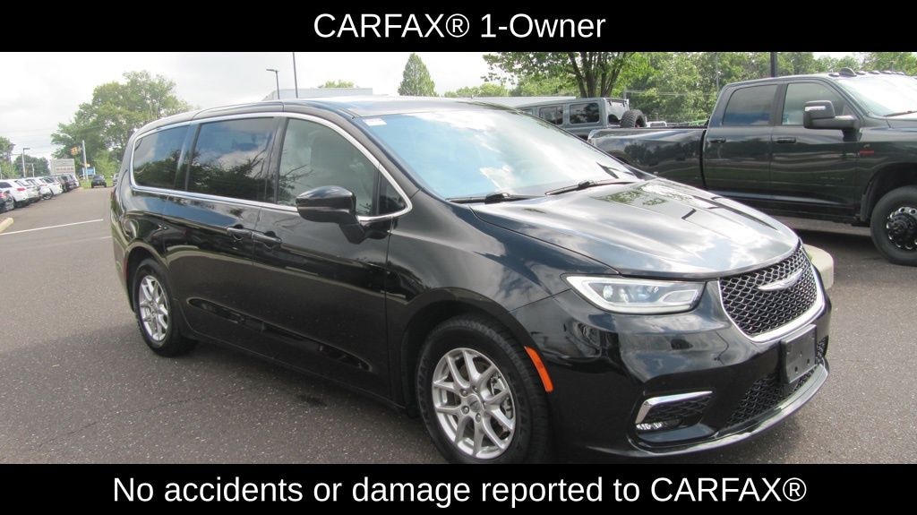 Certified 2025 Chrysler Pacifica Select Minivan/Van