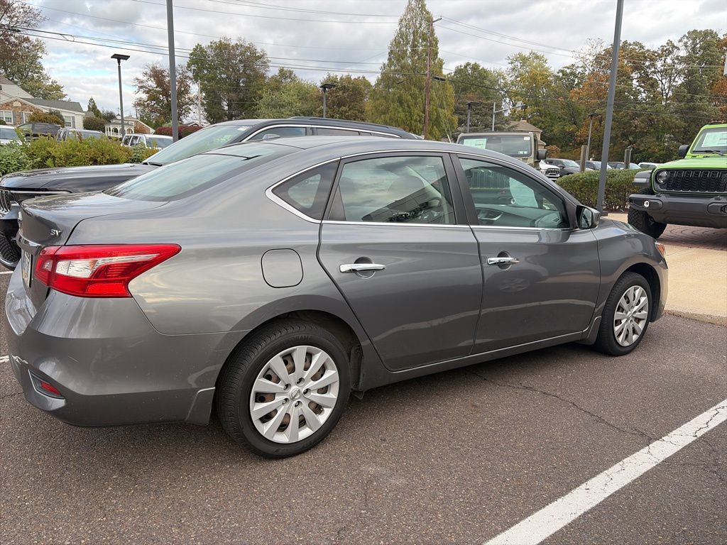 2017 Nissan Sentra SV photo 3