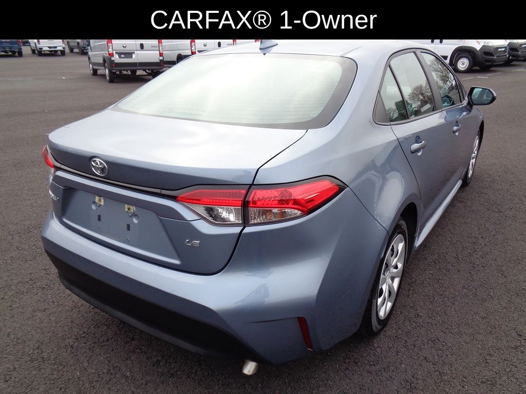 2023 Toyota Corolla LE photo 2