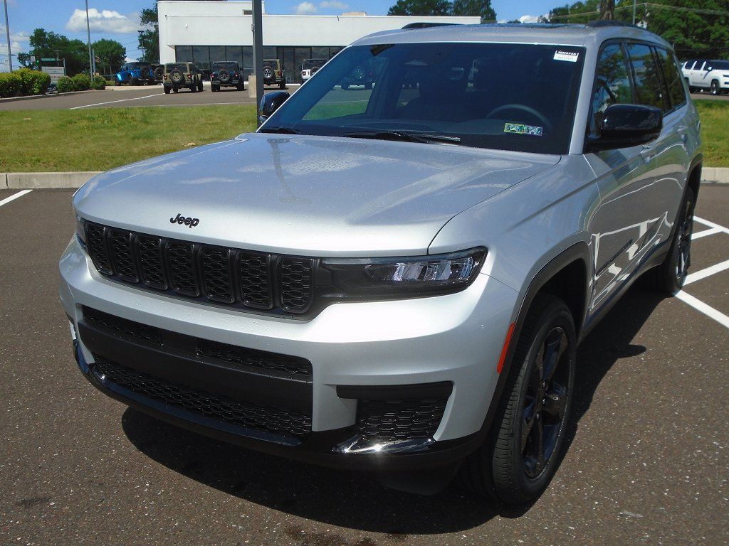2025 Jeep Grand Cherokee L Altitude - Photo 4