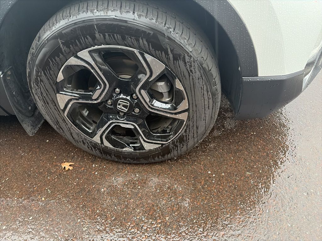 2019 Honda CR-V Touring photo 4