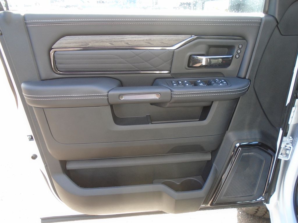 2025 RAM 2500 Limited - Photo 6