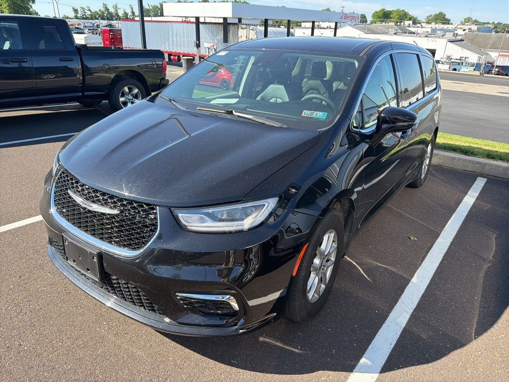 Certified 2024 Chrysler Pacifica Touring L Minivan/Van