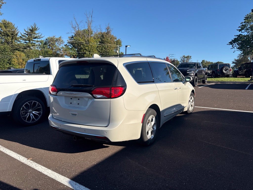 2C4RC1EGXHR757337