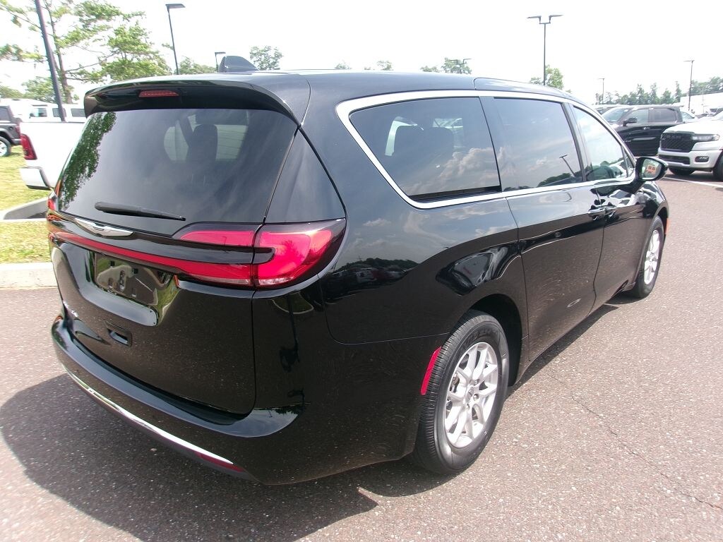 Certified 2024 Chrysler Pacifica Touring L Minivan/Van