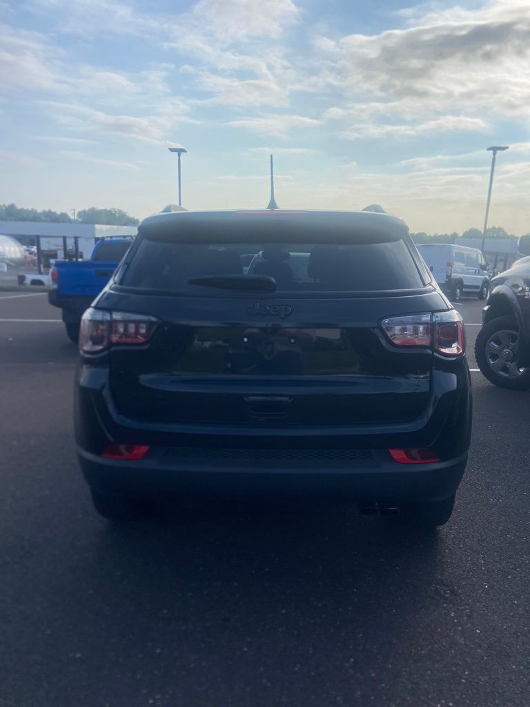 2022 Jeep Compass Altitude photo 3