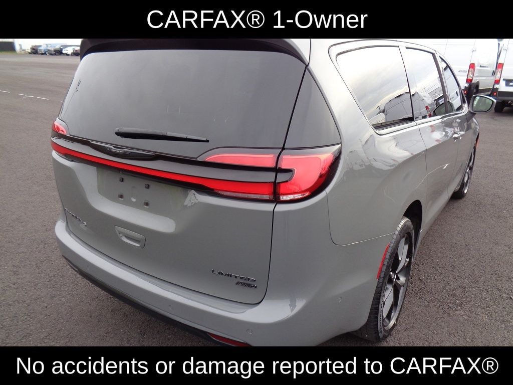 Certified 2022 Chrysler Pacifica Limited Minivan/Van