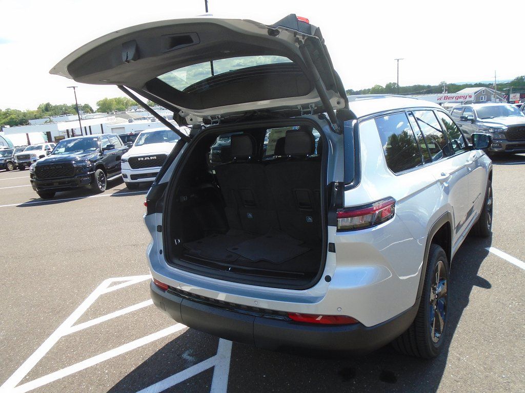 2025 Jeep Grand Cherokee L Altitude - Photo 18