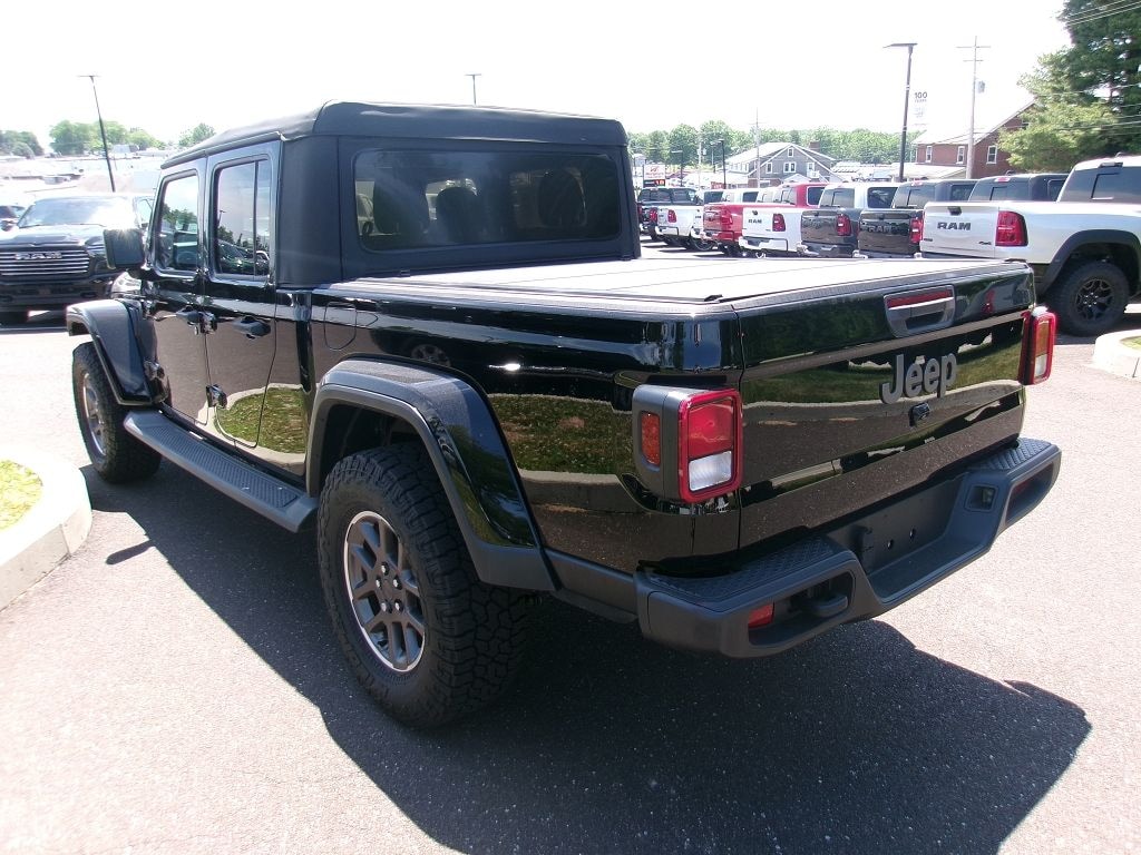 Used 2021 Jeep Gladiator Sport Truck