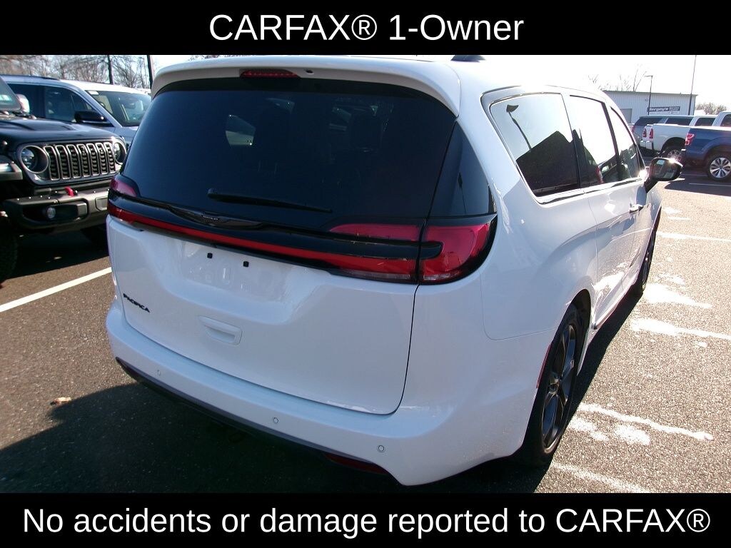 Certified 2024 Chrysler Pacifica Touring L Minivan/Van