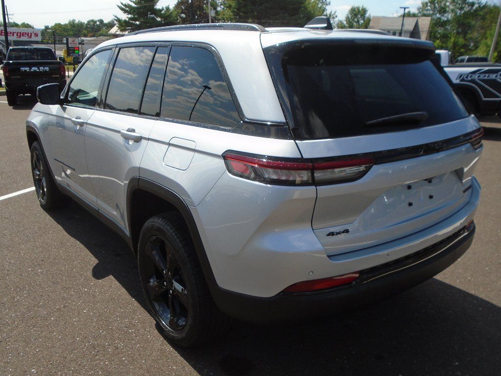 2025 Jeep Grand Cherokee Limited - Photo 3